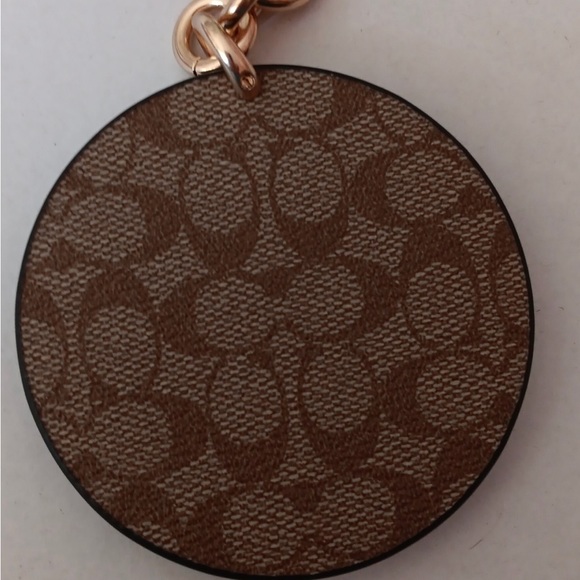 NEW COACH "BAD GIRLS CLUB"
KEYCHAIN AND DOGLEASH CLIP - Picture 5 of 6